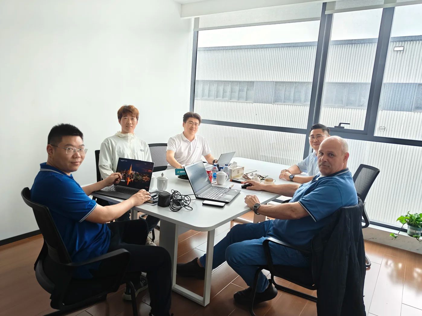 Overseas client meeting with the ZOMO project team in China